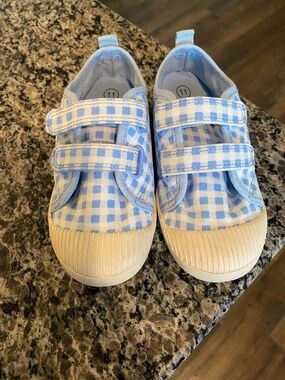 Cat and Jack Blue Gingham Sneakers size 11